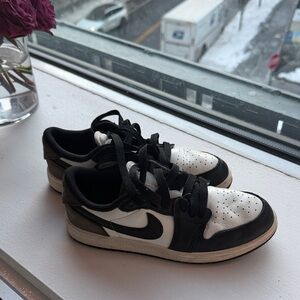 Nike Black and White Low-Top Shoes